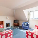Newton House - Free Parking Apartman