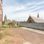 Newton House - Free Parking Apartman