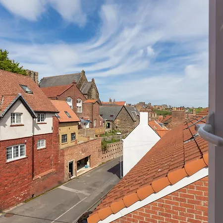 Newton House - Free Parking Apartman