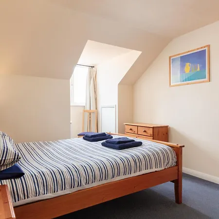 Newton House - Free Parking