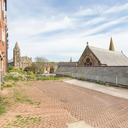 Newton House - Free Parking Apartament