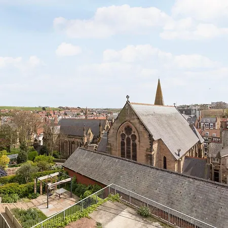 Newton House - Free Parking